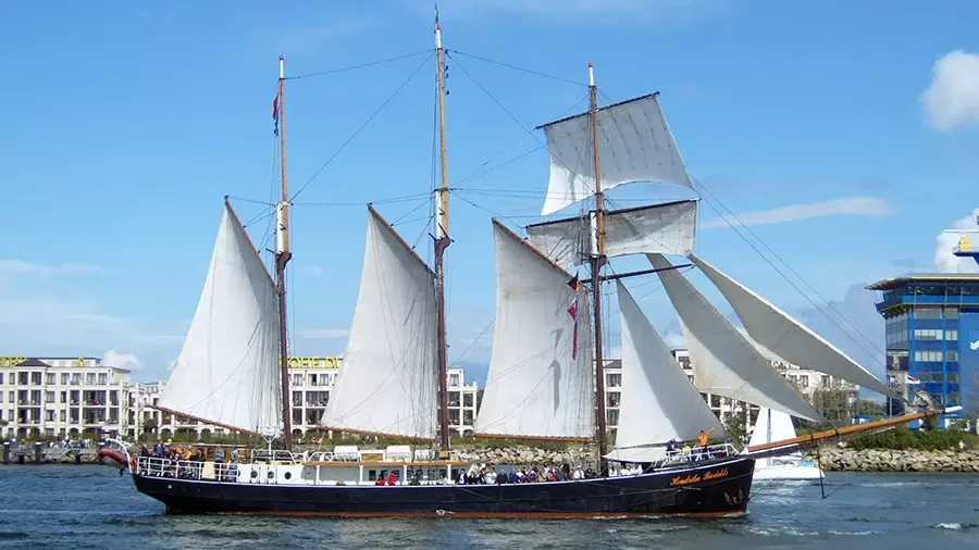 rostock-hanse-sail